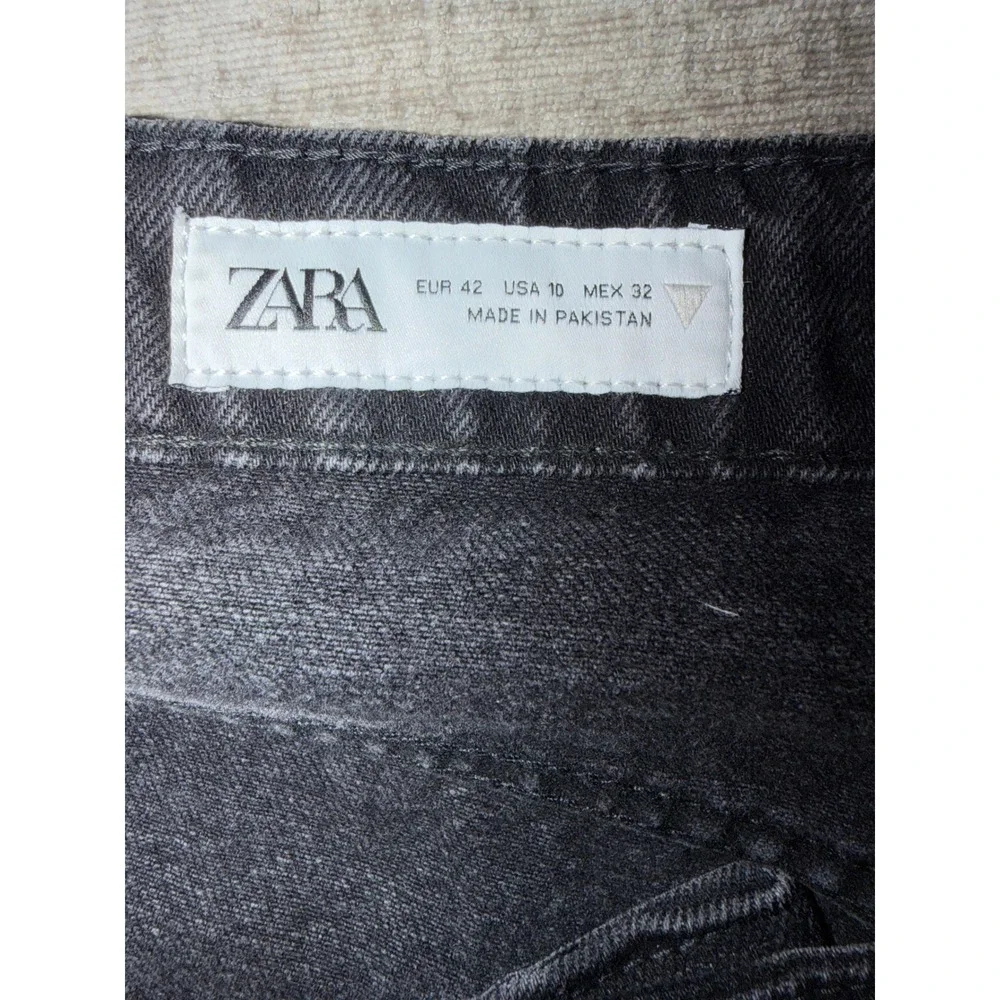 Zara Womens High Rise Distressed Denim Shorts Washed Black Raw‎ Hem Size 10 NEW